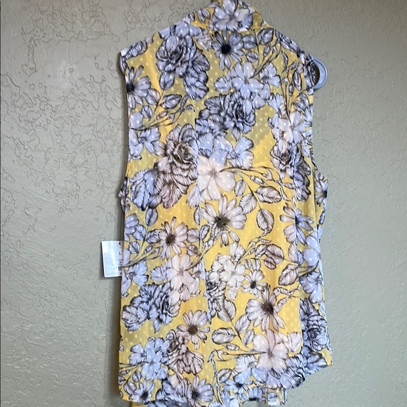 Liz Claiborne Yellow Sleeveless Tie Front Blouse - Picture 6 of 6
